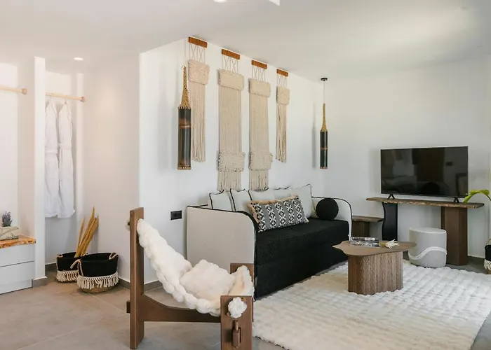 Отель Acro Caldo