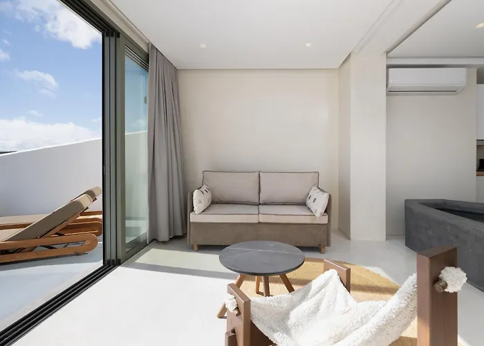 Отель Acro Caldo 4*